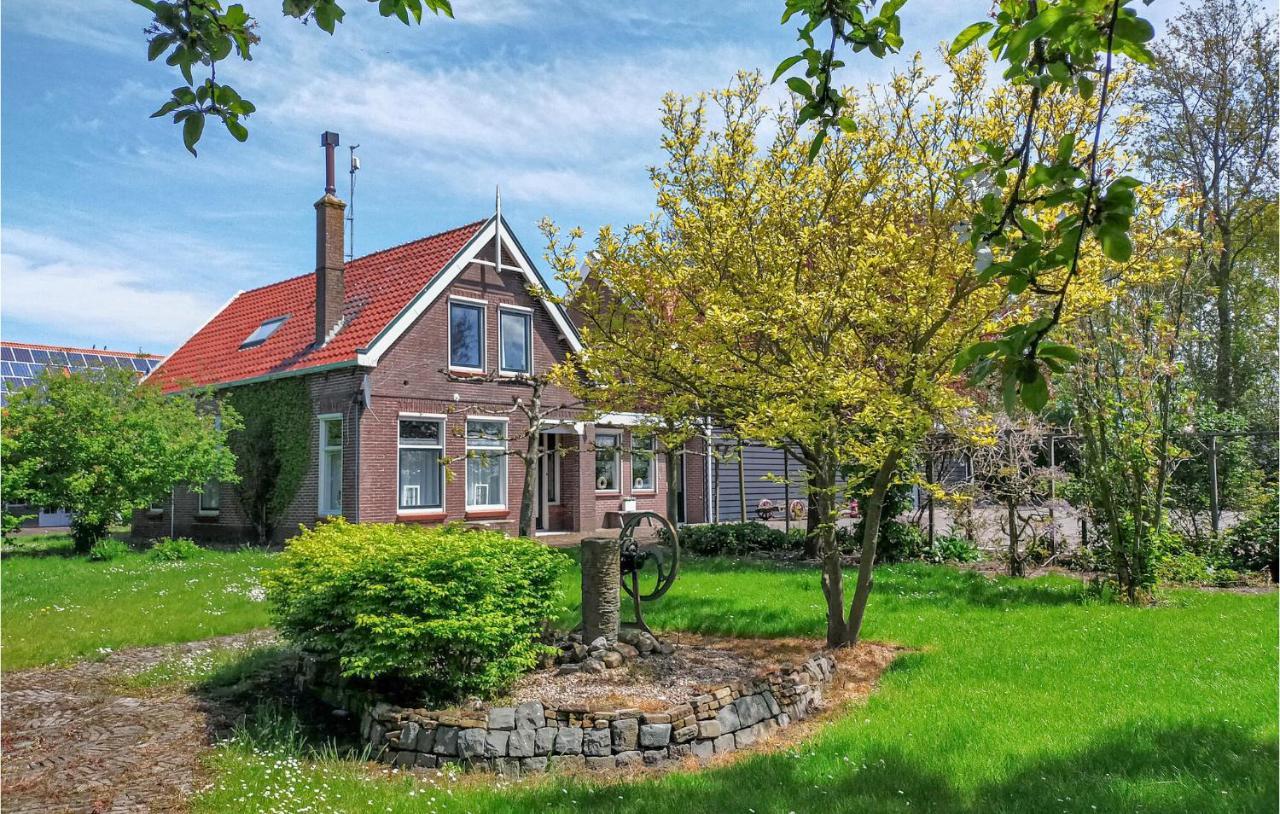 Gorgeous Home In Scharendijke With Kitchen Екстериор снимка