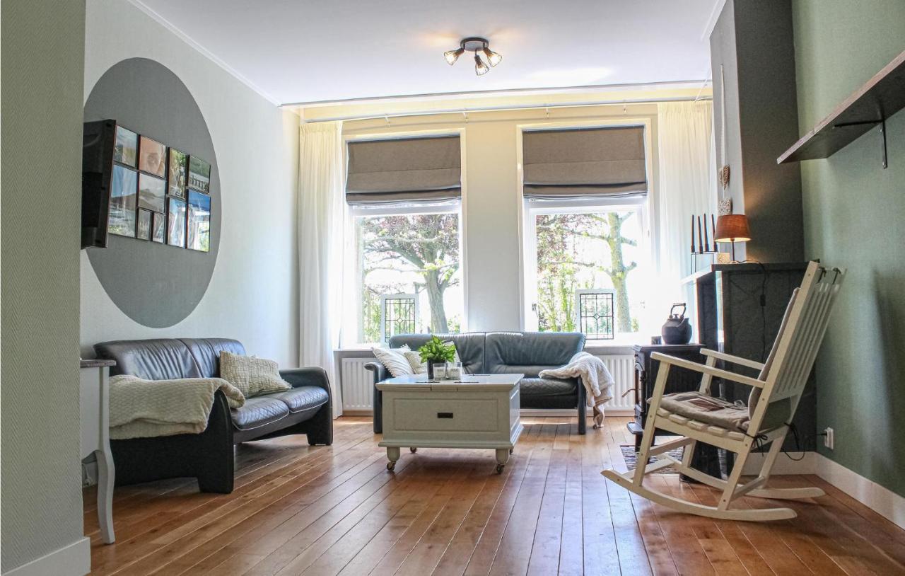 Gorgeous Home In Scharendijke With Kitchen Екстериор снимка